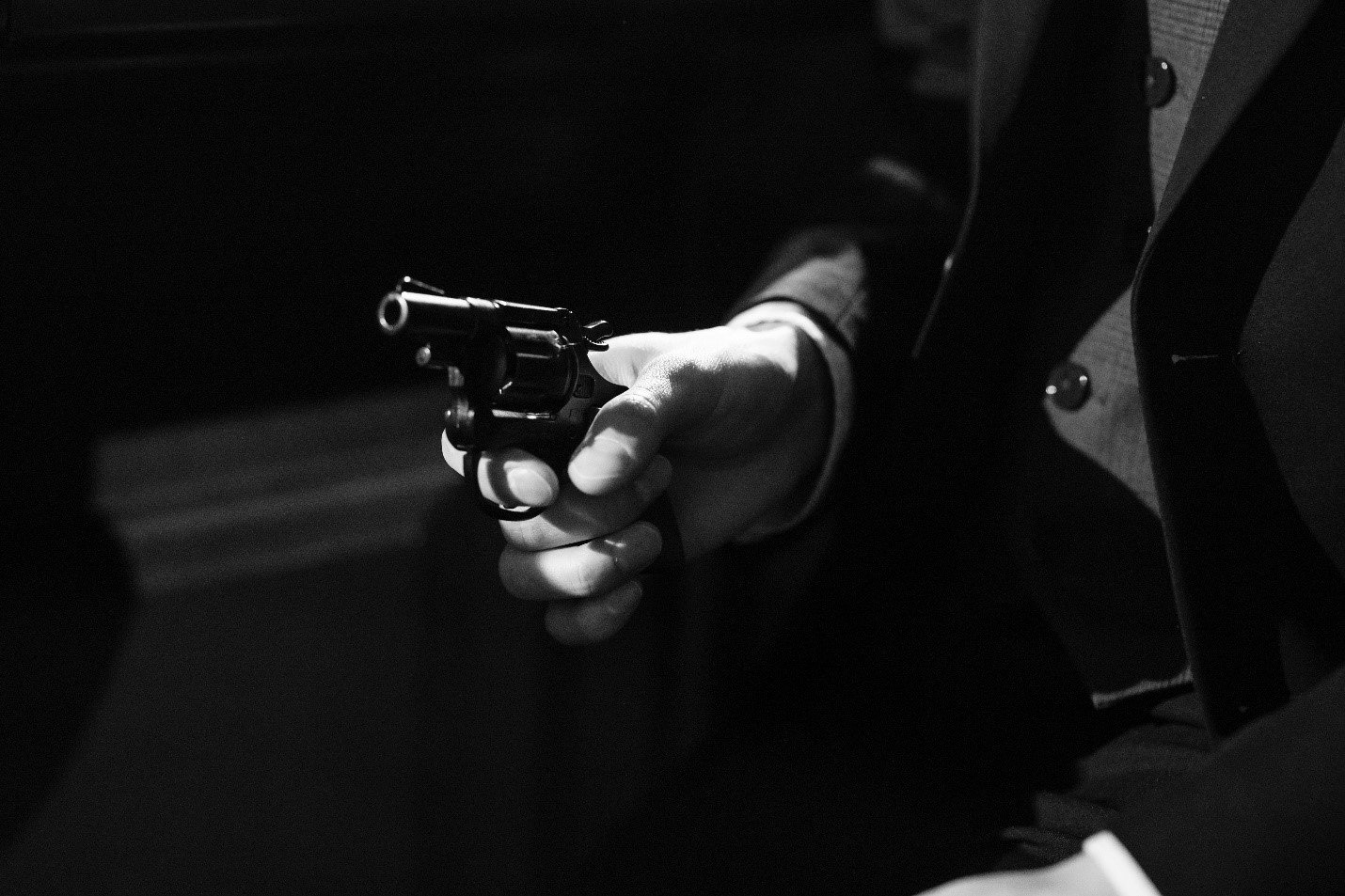 10 Essential Elements To Craft A Compelling Crime Fiction Novel